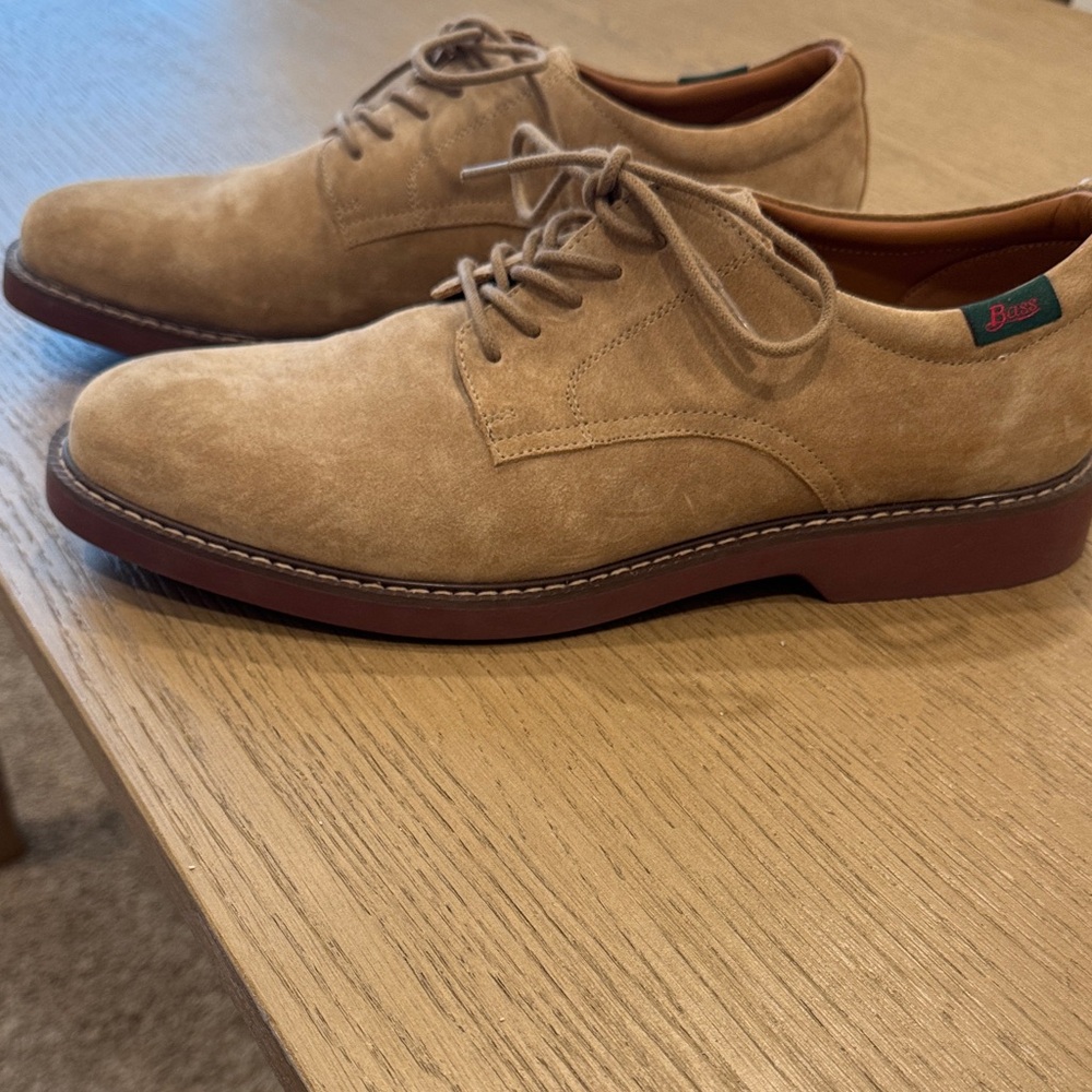 Bass Men's Light Brown Suede Oxfords
